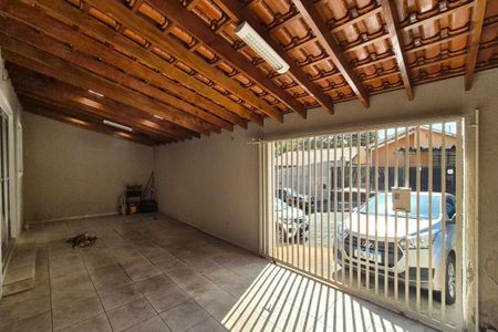 Garagem  de casa para alugar com 3 quartos, 200m² em  Parque Itajai L, Campinas