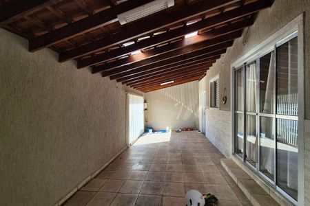 Casa à venda com 200m², 3 quartos e 2 vagas Casa à venda com 200m², 3 quartos e 2 vagasGaragem