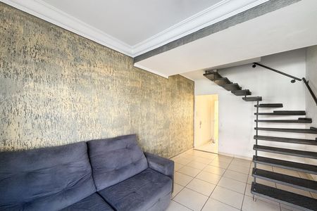 Sala de casa de condomínio à venda com 2 quartos, 77m² em Nova Petrópolis, São Bernardo do Campo