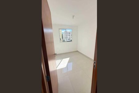 Quarto de apartamento à venda com 2 quartos, 26m² em Inhoaíba, Rio de Janeiro