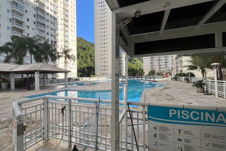 Apartamento para alugar com 84m², 3 quartos e 1 vagaÁrea comum - Piscina
