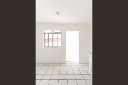 Cozinha de apartamento para alugar com 2 quartos, 60m² em Vila Guilherme, São Paulo