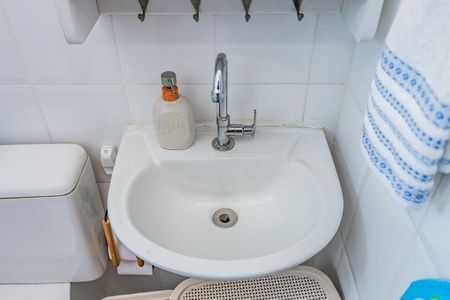 Casa à venda com 72m², 3 quartos e 1 vaga Casa à venda com 72m², 3 quartos e 1 vagaBanheiro