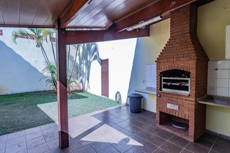 Casa à venda com 72m², 3 quartos e 1 vaga Casa à venda com 72m², 3 quartos e 1 vagaÁrea comum - Churrasqueira