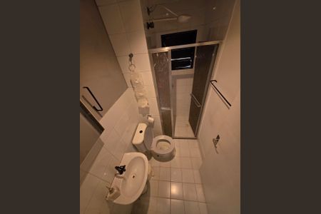 Banheiro de apartamento à venda com 1 quarto, 30m² em Curicica, Rio de Janeiro