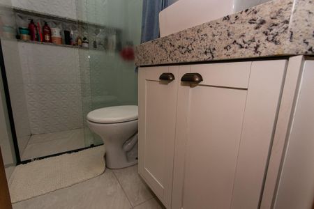 Casa à venda com 130m², 3 quartos e 4 vagas Casa à venda com 130m², 3 quartos e 4 vagasBanheiro da Suíte 1