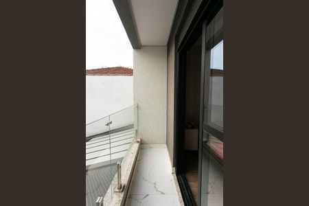 Casa à venda com 130m², 3 quartos e 4 vagas Casa à venda com 130m², 3 quartos e 4 vagasVaranda da Suíte 1