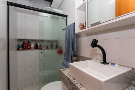 Casa à venda com 130m², 3 quartos e 4 vagas Casa à venda com 130m², 3 quartos e 4 vagasBanheiro da Suíte 1