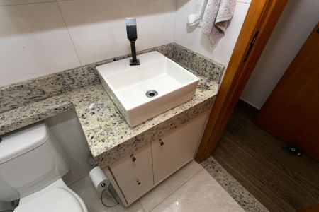 Casa à venda com 130m², 3 quartos e 4 vagas Casa à venda com 130m², 3 quartos e 4 vagasBanheiro da Suíte 2