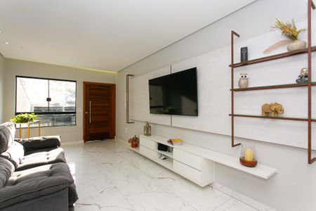Casa à venda com 130m², 3 quartos e 4 vagas Casa à venda com 130m², 3 quartos e 4 vagasSala