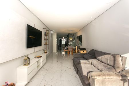 Casa à venda com 3 quartos, 130m² em Vila Carrão, São Paulo