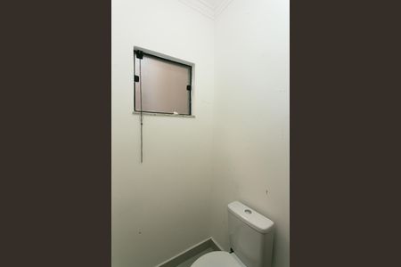 Banheiro de Serviço de casa à venda com 3 quartos, 130m² em Vila Carrão, São Paulo