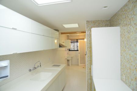 Cozinha de apartamento para alugar com 1 quarto, 84m² em Barra da Tijuca, Rio de Janeiro