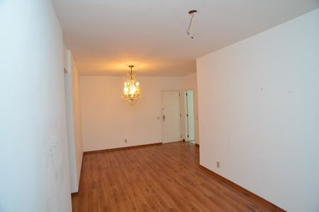 Sala de apartamento para alugar com 1 quarto, 84m² em Barra da Tijuca, Rio de Janeiro