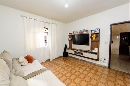 Casa à venda com 6 quartos, 360m² em Brasil Industrial, Belo Horizonte
