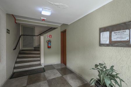 Hall de entrada de apartamento para alugar com 3 quartos, 85m² em Jardim São Pedro, Porto Alegre