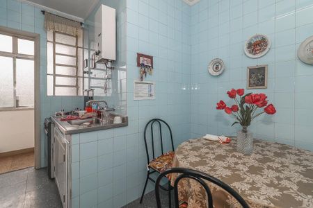 Cozinha de apartamento para alugar com 3 quartos, 85m² em Jardim São Pedro, Porto Alegre