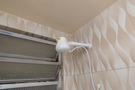 Banheiro de apartamento para alugar com 2 quartos, 60m² em Olaria, Rio de Janeiro