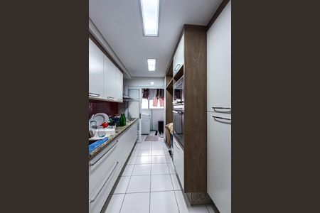 Cozinha de apartamento à venda com 3 quartos, 129m² em Vila Bertioga, São Paulo