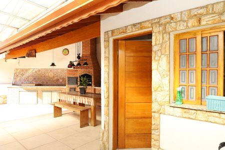 Quintal de casa à venda com 3 quartos, 224m² em Vila Brasil, São Paulo