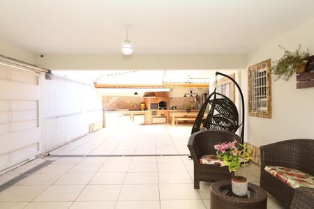 Garagem de casa à venda com 3 quartos, 224m² em Vila Brasil, São Paulo