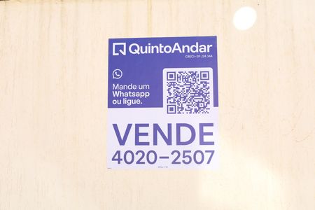 Placa GRANDE instalada no muro do imóvel, dia 22.07.2026 - Código da placa: XDLJ-118 de casa à venda com 3 quartos, 224m² em Vila Brasil, São Paulo