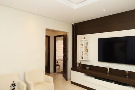 Casa à venda com 3 quartos, 224m² em Vila Brasil, São Paulo