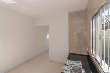 Cozinha  de casa à venda com 2 quartos, 60m² em Parque Bandeirantes I (nova Veneza), Sumaré