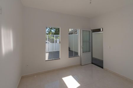 Sala  de casa à venda com 2 quartos, 60m² em Parque Bandeirantes I (nova Veneza), Sumaré