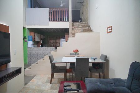 Sala 1 de casa à venda com 3 quartos, 120m² em Santos Dumont, São Leopoldo