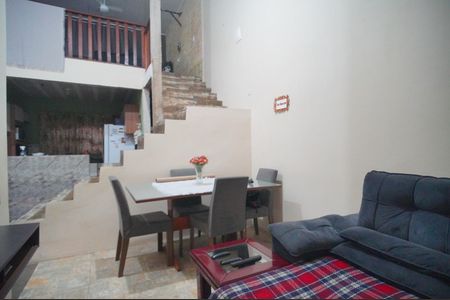 Casa à venda com 3 quartos, 120m² em Santos Dumont, São Leopoldo