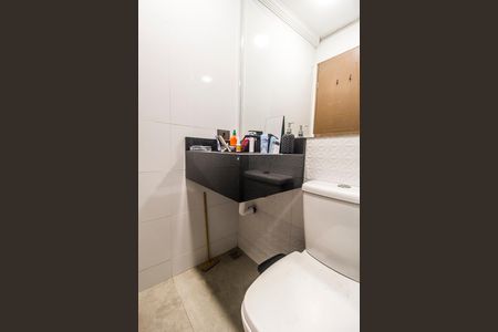 Banheiro de casa para alugar com 2 quartos, 121m² em Jardim Maria Beatriz, Carapicuíba