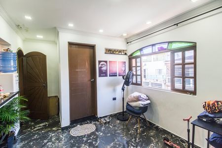Casa para alugar com 2 quartos, 121m² em Jardim Maria Beatriz, Carapicuíba