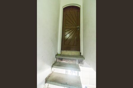 Entrada de casa para alugar com 2 quartos, 121m² em Jardim Maria Beatriz, Carapicuíba
