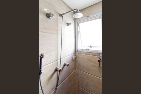 Apartamento para alugar com 151m², 4 quartos e 3 vagas Apartamento para alugar com 151m², 4 quartos e 3 vagasBanheiro da Suíte 1