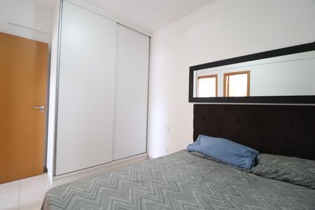 Quarto 2 - Suíte de apartamento para alugar com 2 quartos, 58m² em Santa Mônica, Uberlândia