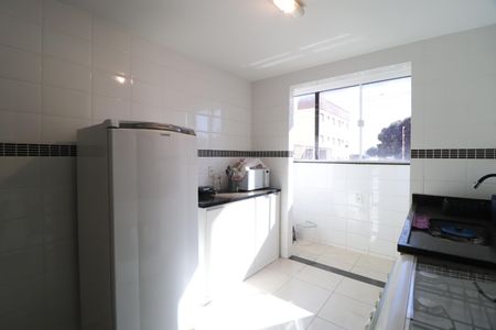 Cozinha de apartamento para alugar com 2 quartos, 58m² em Santa Mônica, Uberlândia