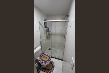 Banheiro de apartamento para alugar com 1 quarto, 55m² em Parque Tamandaré, Campos dos Goytacazes
