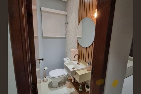 Banheiro  de casa à venda com 3 quartos, 125m² em Jardim Sao Luis, Barueri