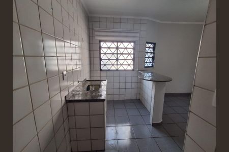 Cozinha de apartamento para alugar com 1 quarto, 35m² em Jardim Irajá, Ribeirão Preto