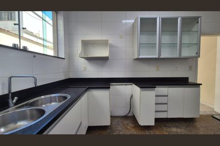 Cozinha de apartamento para alugar com 3 quartos, 140m² em Santo Agostinho, Belo Horizonte