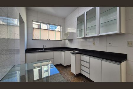 Cozinha de apartamento para alugar com 3 quartos, 140m² em Santo Agostinho, Belo Horizonte