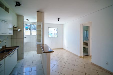 Sala de apartamento para alugar com 2 quartos, 60m² em Jardim das Vertentes, São Paulo