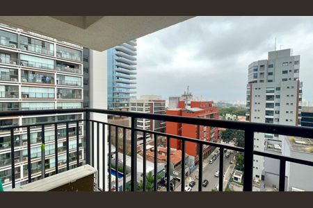 Varanda de kitnet/studio para alugar com 1 quarto, 29m² em Pinheiros, São Paulo