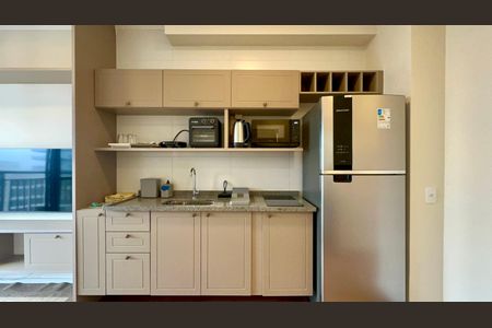 Cozinha de kitnet/studio para alugar com 1 quarto, 29m² em Pinheiros, São Paulo