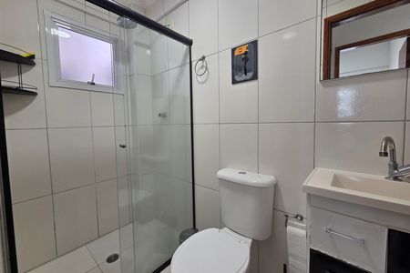 Banheiro de apartamento para alugar com 1 quarto, 42m² em Vila Assuncao, Praia Grande