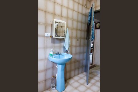 Banheiro social de casa à venda com 2 quartos, 70m² em Bussocaba, Osasco