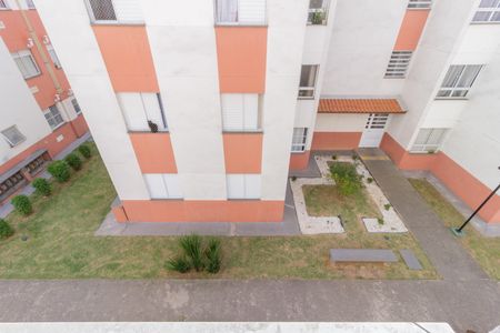 Vista Quarto 1 de apartamento para alugar com 2 quartos, 45m² em Estância Jaraguá, São Paulo