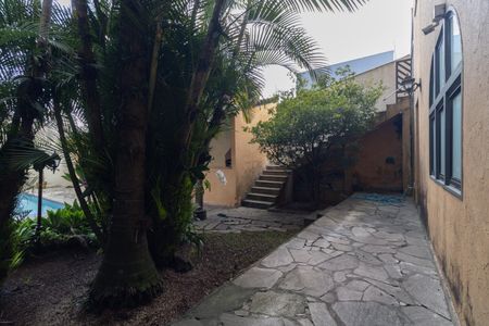Quintal de casa à venda com 4 quartos, 432m² em Vila Moinho Velho, São Paulo