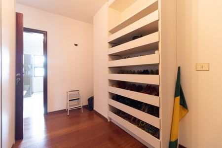 Closet da Suíte de casa à venda com 4 quartos, 432m² em Vila Moinho Velho, São Paulo